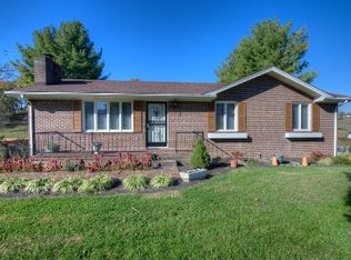 1055 Canterbury Ln, Abingdon, VA 24210
