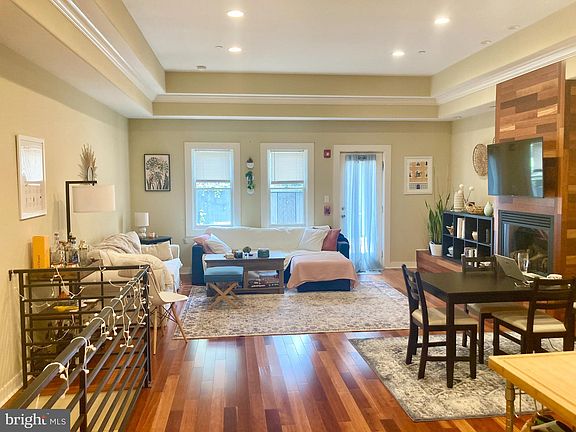 2nd image of 1605 Mount Vernon St #1