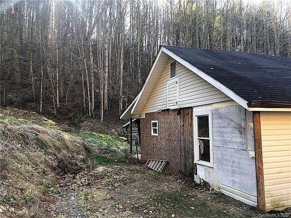 4th image of 190 Charity Ln