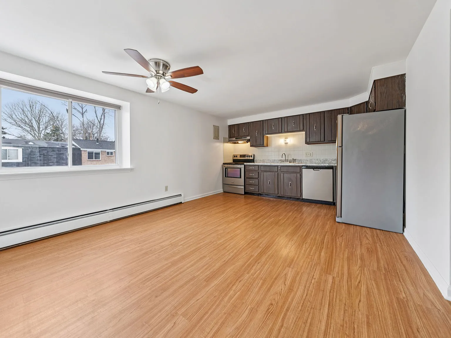 Losson Garden Apartments — Photo 2