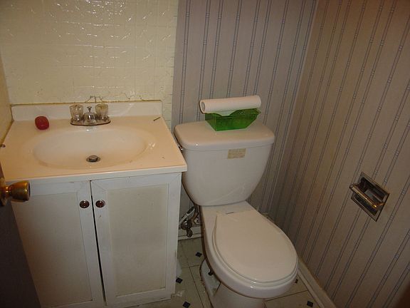 5th image of 4168 191st Ct