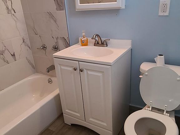 2nd image of 2422 Kingsland Ave #1