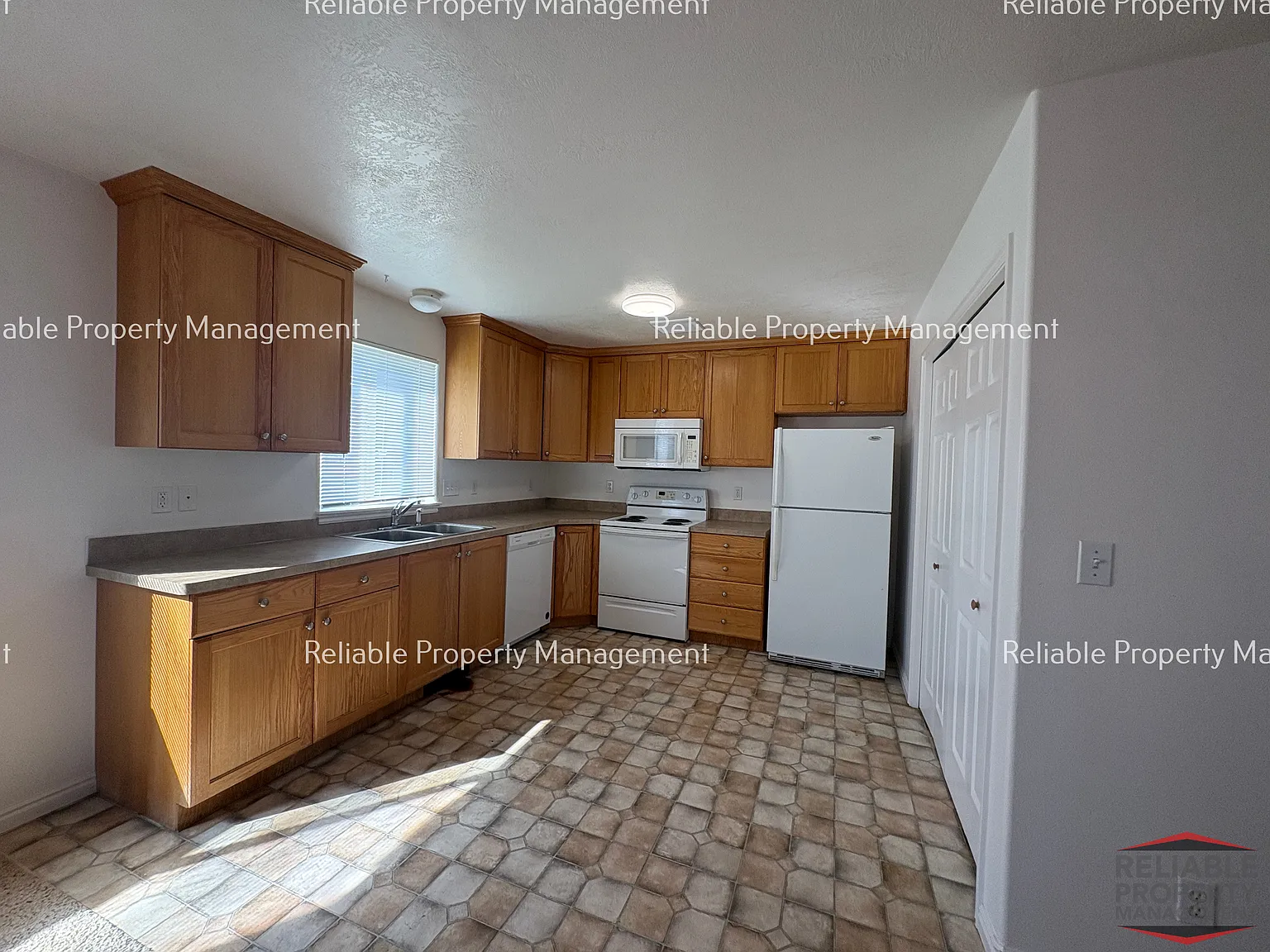 2 bed, $995 — Photo 4