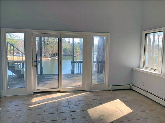 2nd image of 2-675 Lakeside Dr #2