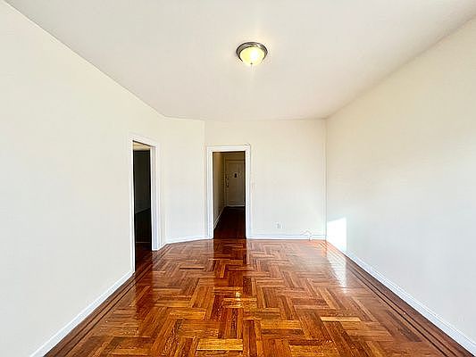 5th image of 4705 45th St APT C9