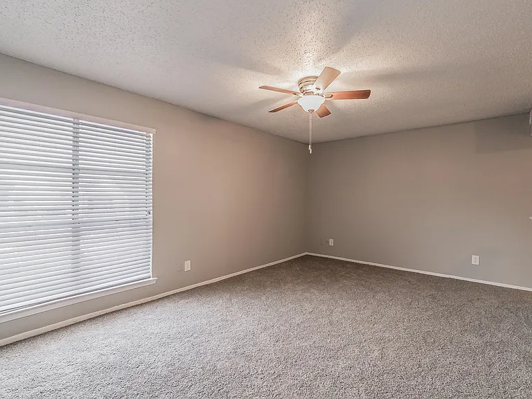 Station 121 at Town Center Apartments — Photo 156