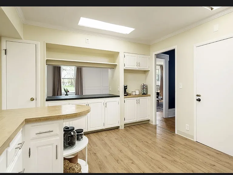 405 S 1st St — Photo 13