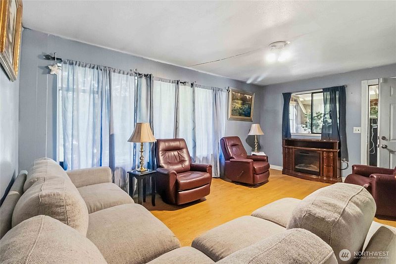3rd image of 16204 SE 116th Street
