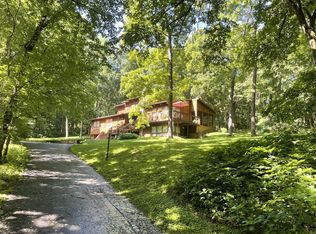 2165 Forest Park Cir, Dixon, IL 61021