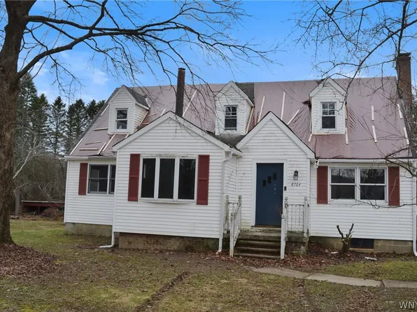 8764 West Ave, Eden, NY 14057