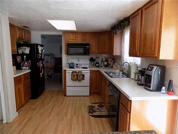 3rd image of 2845 Charmont Dr