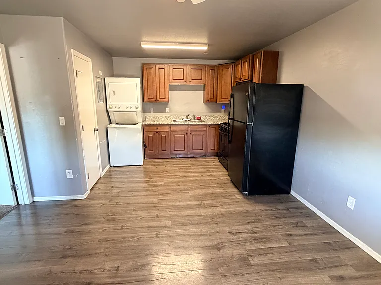 700 N 4th Ave #B8 — Photo 1