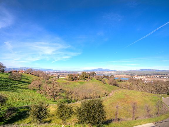3rd image of #6 Winding Oaks Drive