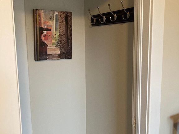 5th image of 7828 Willow St