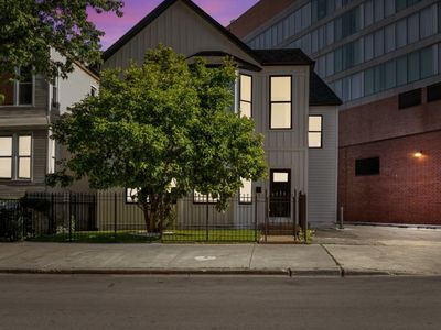 1110 W Addison St, Chicago, IL, 60613