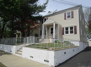 486 Savoy St, Bridgeport, CT 06606