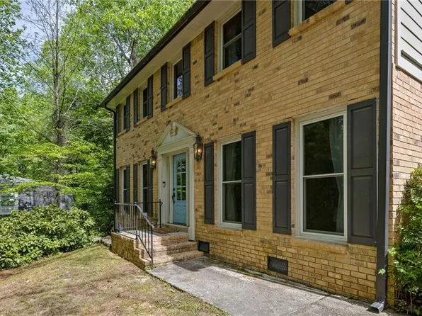 2497 Greenglade Rd NE, Atlanta, GA 30345