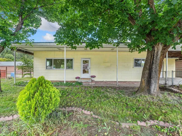103 E Selkirk St, Metaline, WA 99152