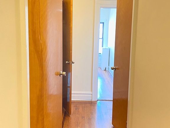 4th image of 30-18 37th St #2L