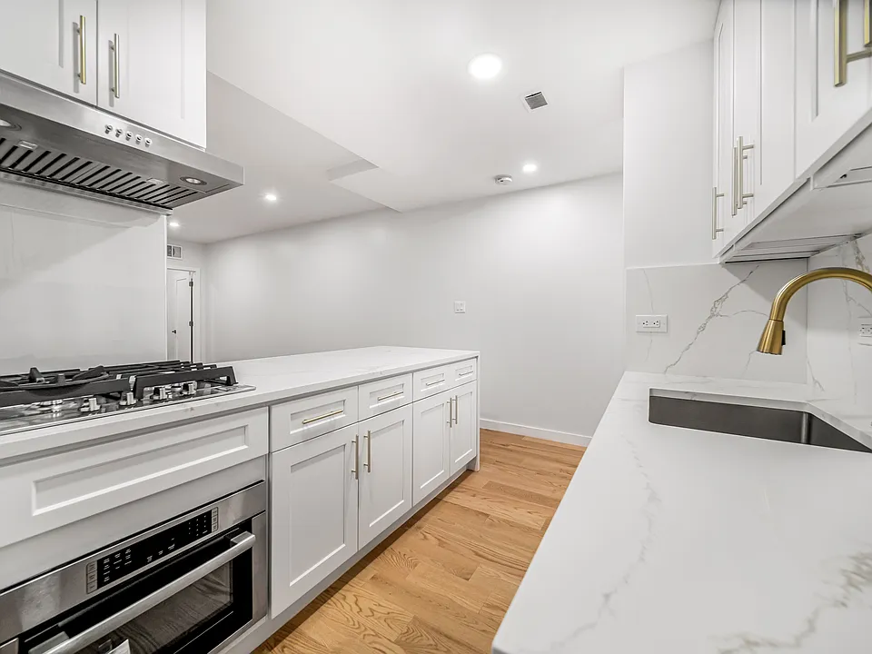 106 Central Park S #12L