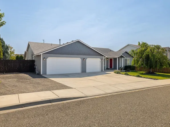 3202 Chicory Dr, West Richland, WA 99353