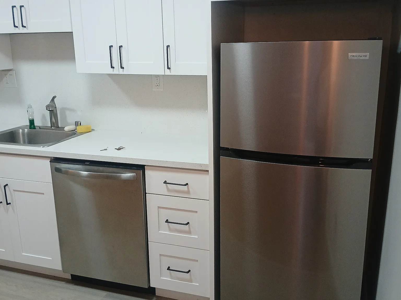 2401 Ward St — Photo 2