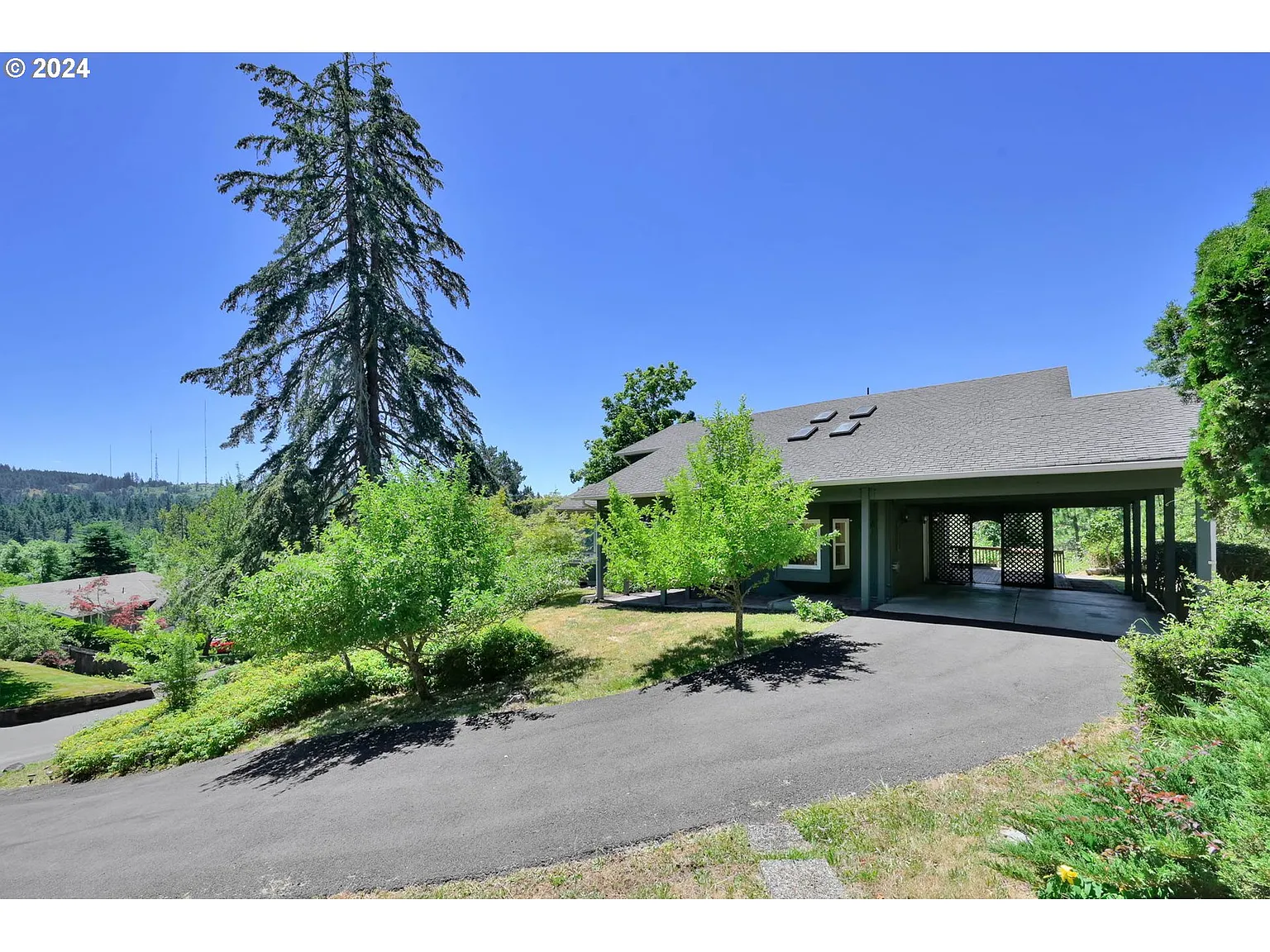 1975 Tigertail Rd photo 1