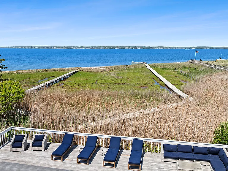588 Dune Rd — Photo 11