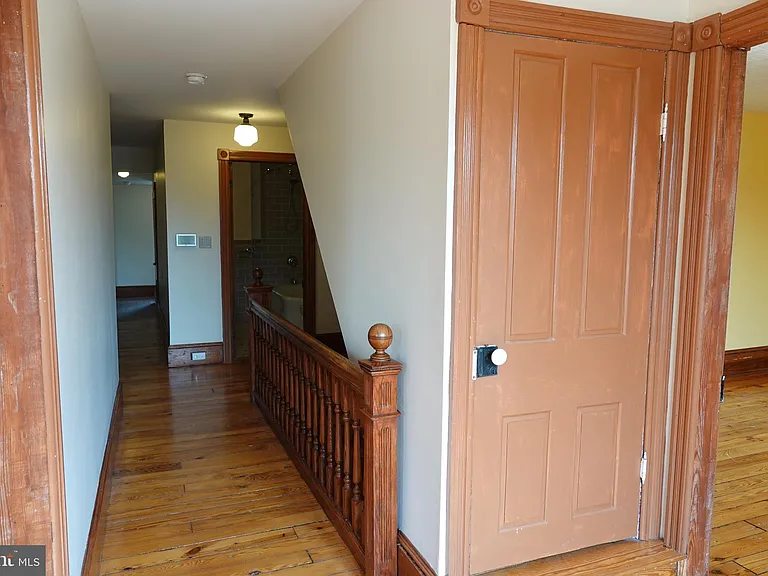 36 Hart Ave — Photo 43