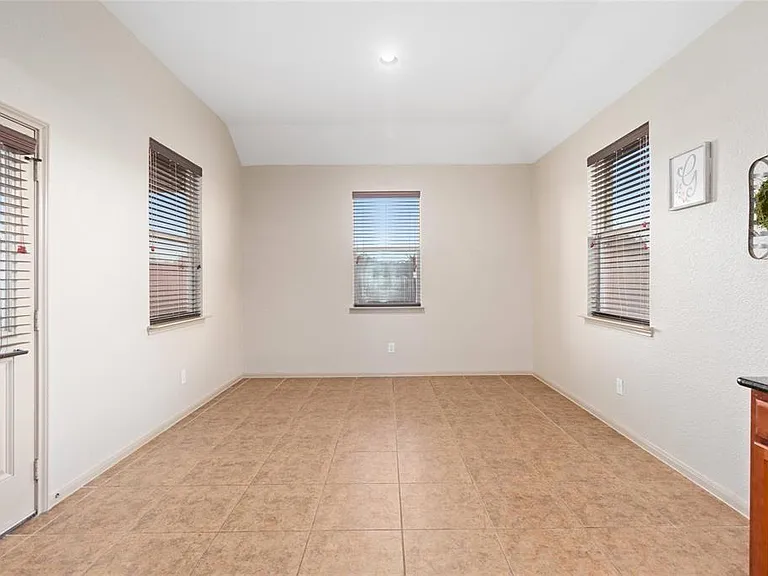 2886 Aurelia Ln — Photo 15