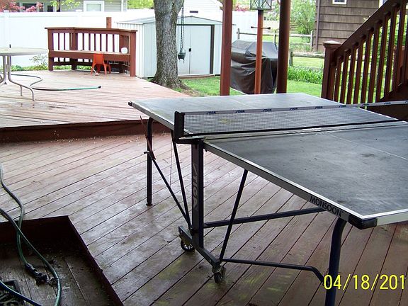 Lower deck and patio with gas barbecue grill