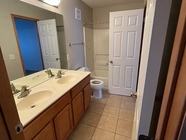 10660 Ironwood Pkwy — Photo 11