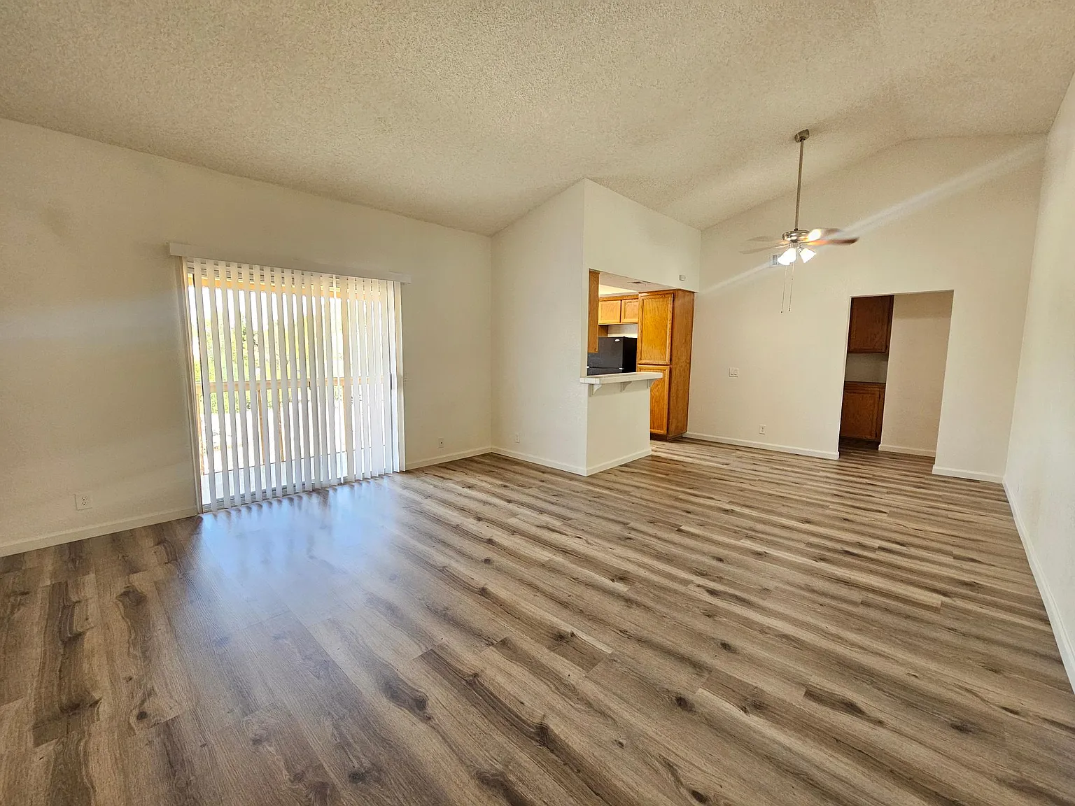 Mission West Luxury Apartments — Photo 2