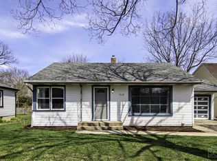 519 Blackhawk Dr, Lake In The Hills, IL 60156