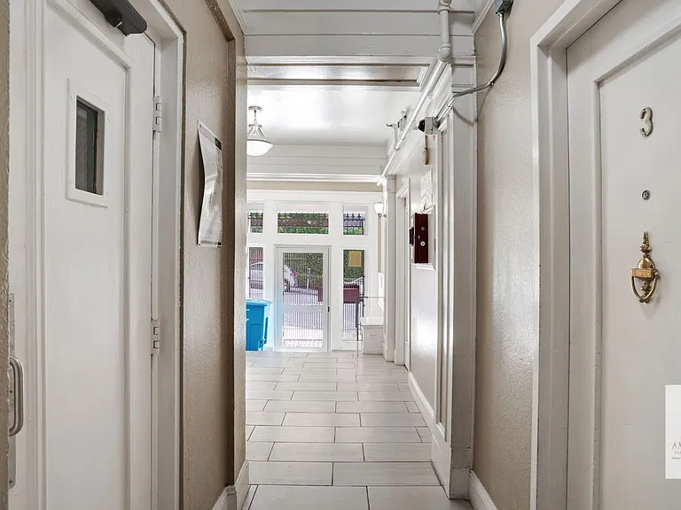 621 Taylor St — Photo 21