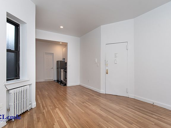 3rd image of 1592 2nd Ave #5F