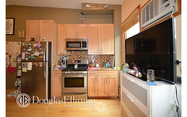 Rented by Douglas Elliman | media 26