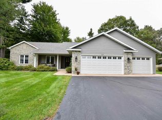 5640 Kingfisher Dr, Stevens Point, WI 54482