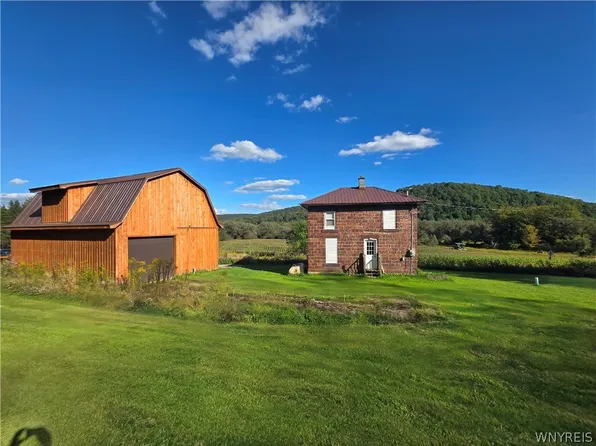 4022 Humphrey Rd, Great Valley, NY 14741