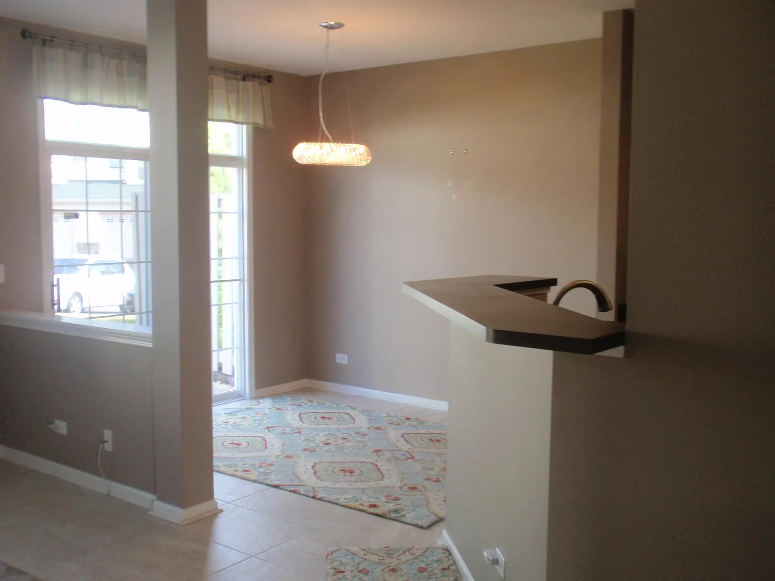 3 bed, 2.5 bath, 1900 sqft, $3,000 — Photo 4