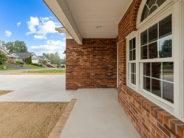 235 College Park Dr — Photo 3