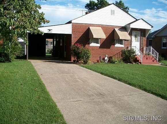FULL BRICK FULL BSMT