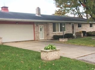 537 Venetian Ct, Bay City, MI 48708