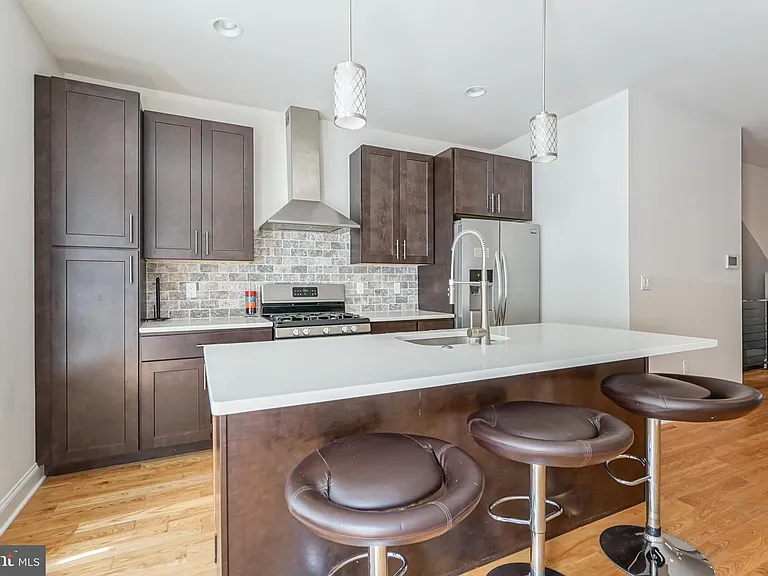 2332 Ellsworth St — Photo 8