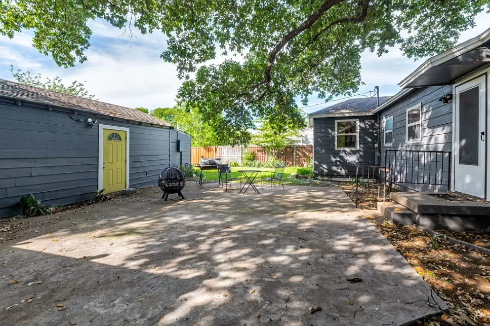 3 bed, 1234 sqft, $2,900 — Photo 2