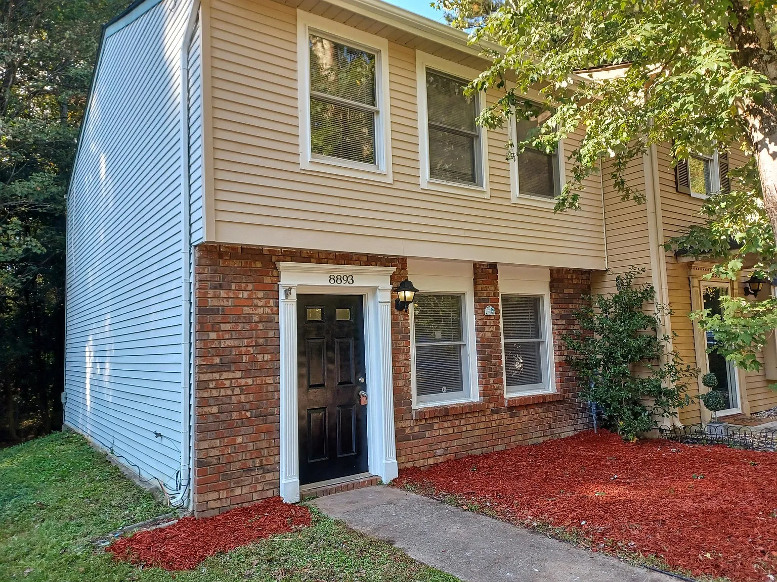 2 bed, 1700 sqft, $1,450 — Photo 1