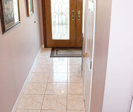 4th image of 227 Hillman Ave #2
