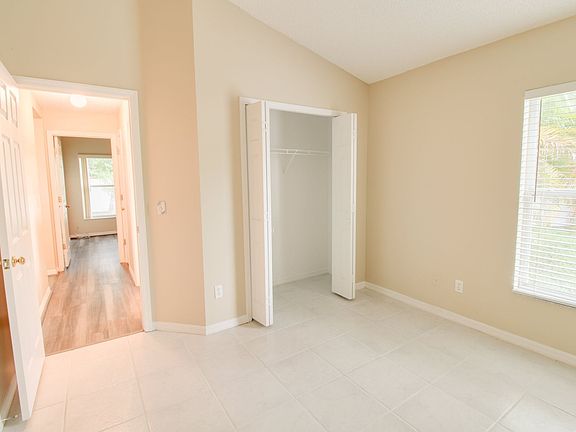 5th image of 520 Fahey Ct