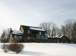 1186 Melendy Hill Dr, Guilford, VT 05301