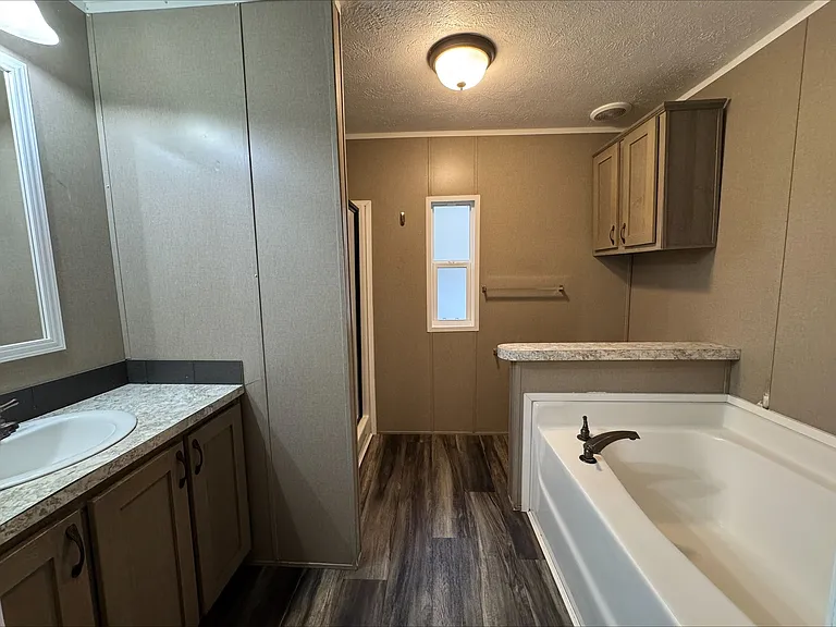 The Waverly — Photo 16